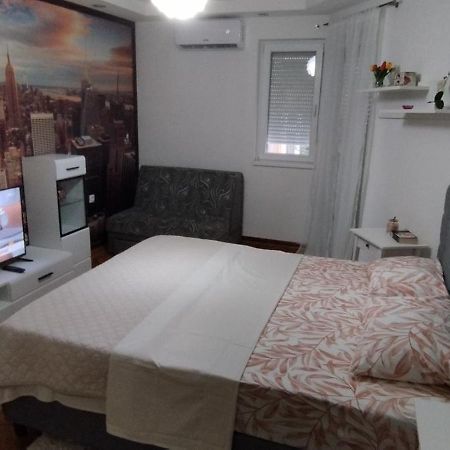White Night City Center Apartman ベオグラード エクステリア 写真